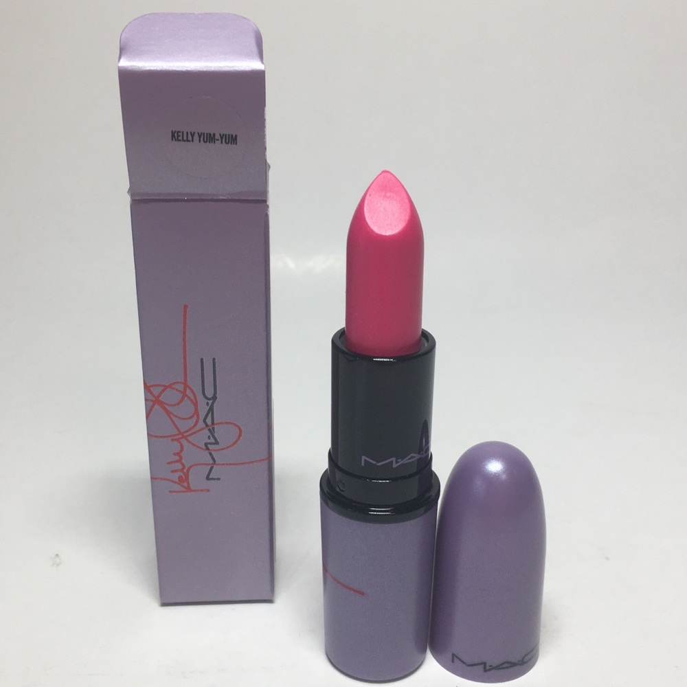 NIB Mac Kelly Yum Yum Satin A34 Osbournes 100% Aut